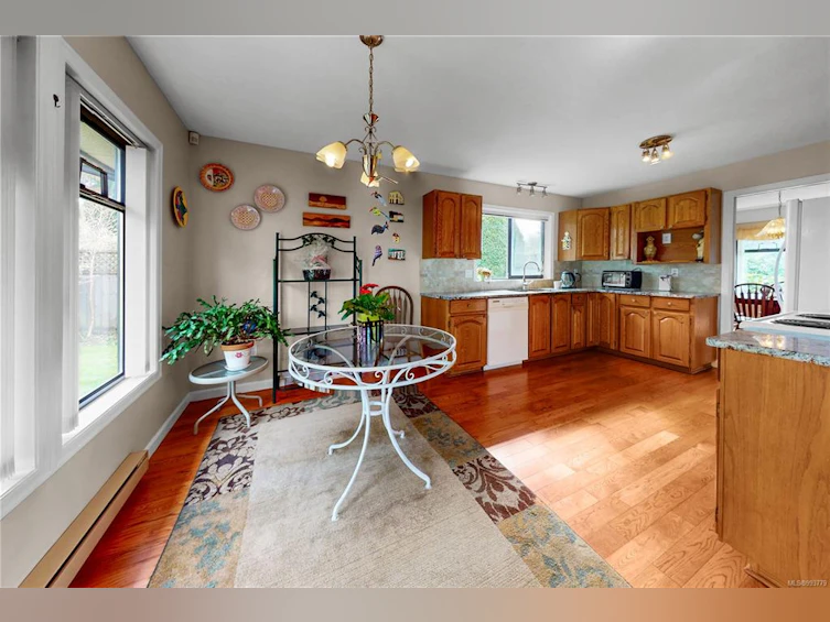 4991 Del Monte Avenue, Saanich, BC, V8Y 3A4 - 6