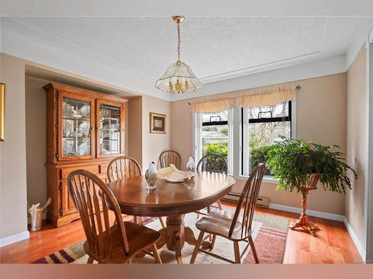 4991 Del Monte Avenue, Saanich, BC, V8Y 3A4 - 10