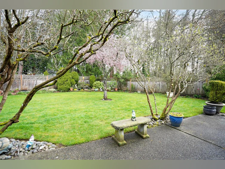 4991 Del Monte Avenue, Saanich, BC, V8Y 3A4 - 20
