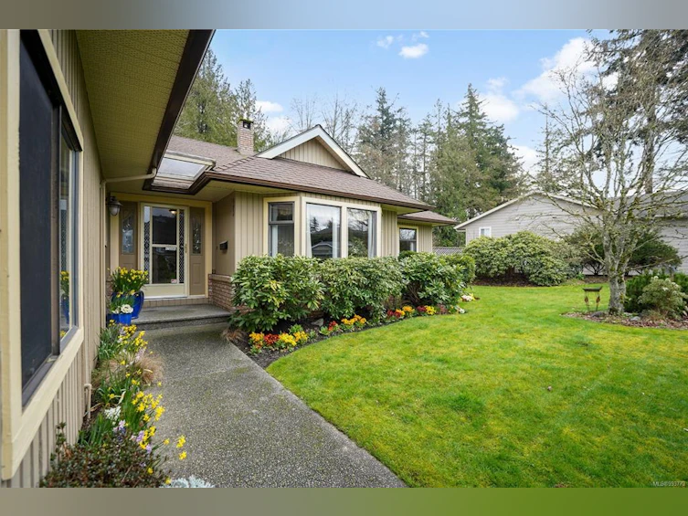 4991 Del Monte Avenue, Saanich, BC, V8Y 3A4 - 25