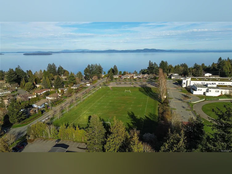 4991 Del Monte Avenue, Saanich, BC, V8Y 3A4 - 32