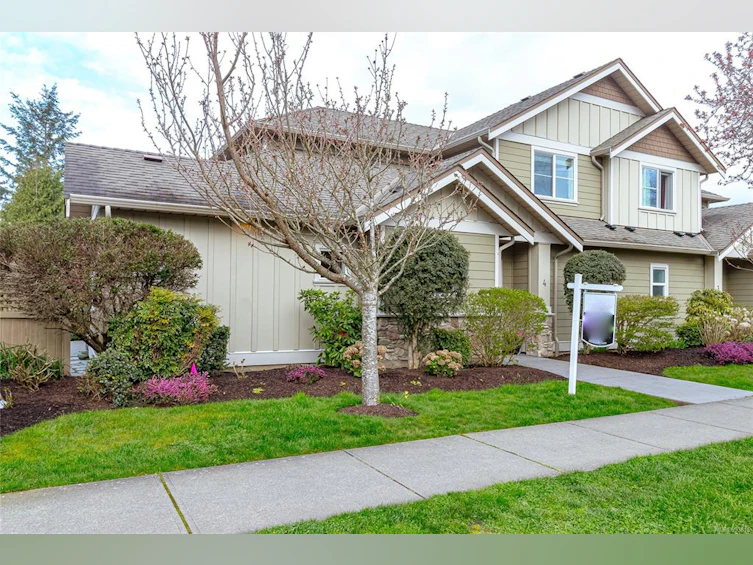 4-2449 Malaview Avenue, Sidney, BC, V8L 2G4 - 2
