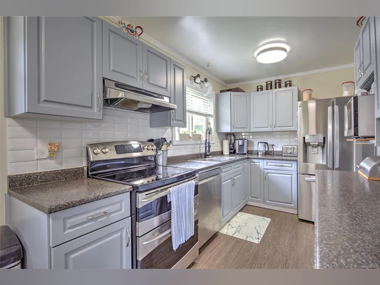 48 Hemlock Street, Lake Cowichan, BC, V0R 2G0 - 4