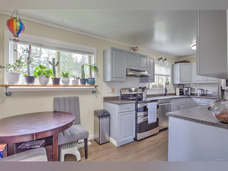 48 Hemlock Street, Lake Cowichan, BC, V0R 2G0 - 6