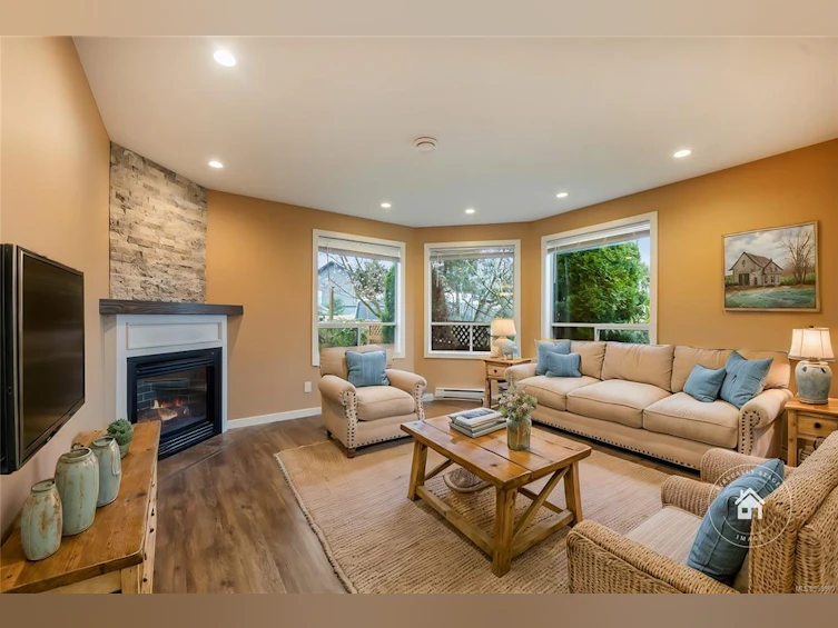 890 Aberdeen Drive, Parksville, BC, V9P 2L8 - 2