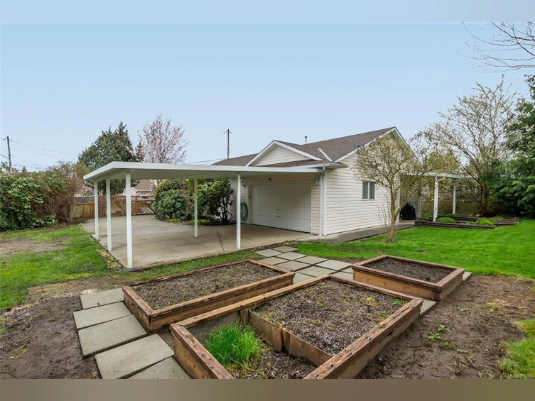 890 Aberdeen Drive, Parksville, BC, V9P 2L8 - 8