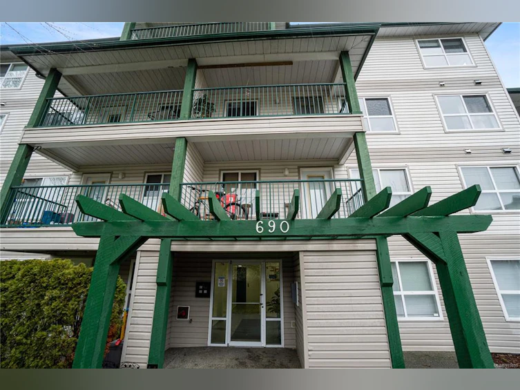 202-690 3rd Street, Nanaimo, BC, V9Y 9E1 - 3