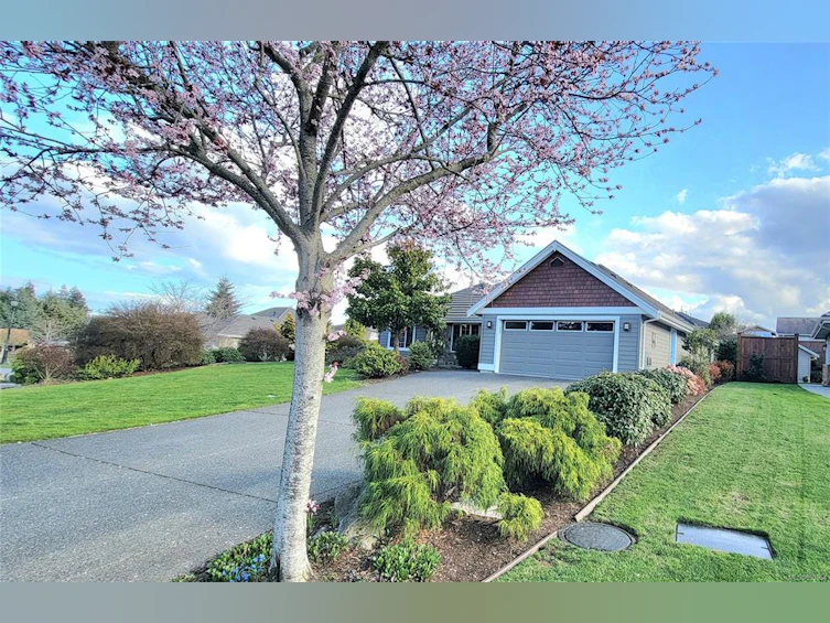 1024 Cantebury Place, Qualicum Beach, BC, V9K 0A1 - 2