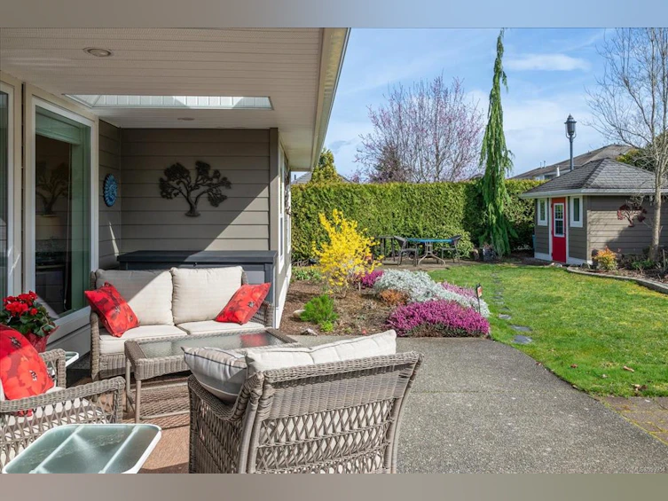 1024 Cantebury Place, Qualicum Beach, BC, V9K 0A1 - 35