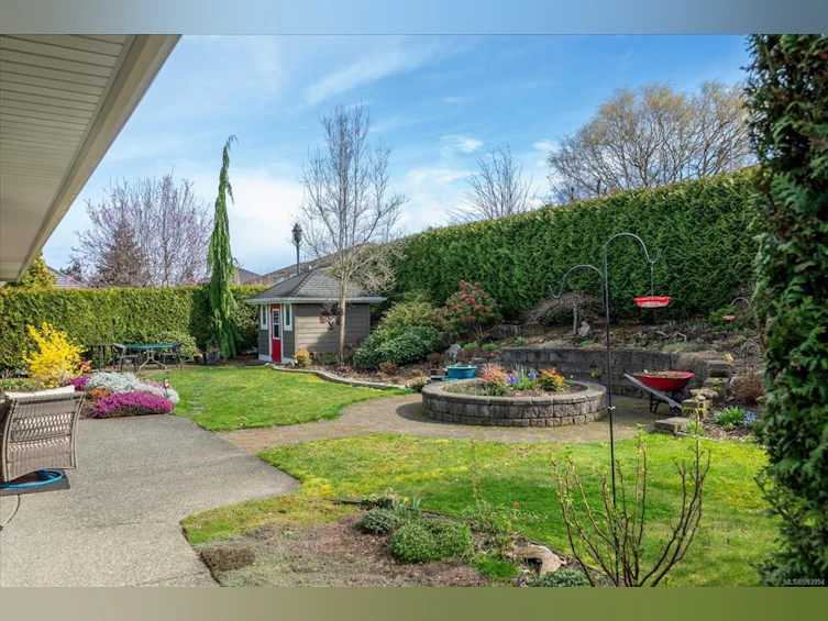 1024 Cantebury Place, Qualicum Beach, BC, V9K 0A1 - 37