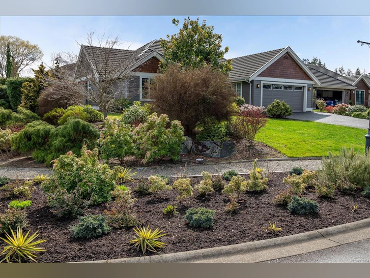1024 Cantebury Place, Qualicum Beach, BC, V9K 0A1 - 52