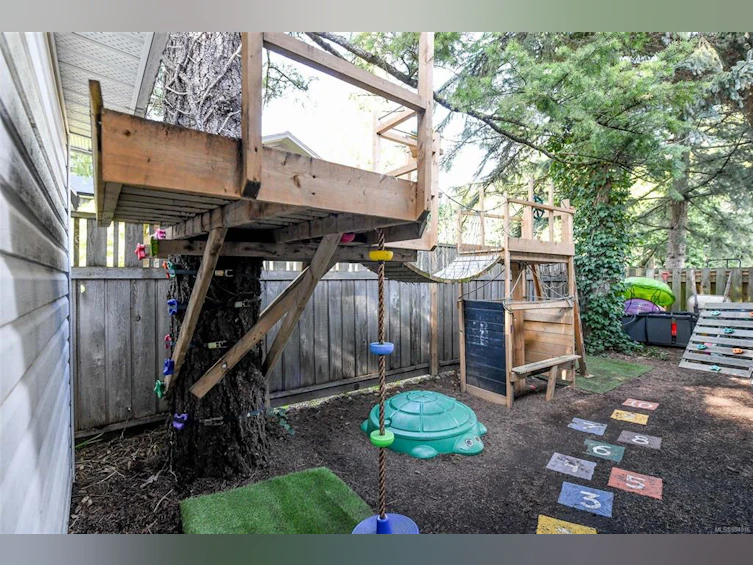 2731 Nairn Place, Courtenay, BC, V9N 4A6 - 8