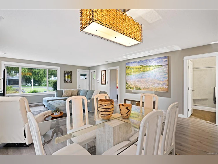 222 W Fourth Avenue, Qualicum Beach, BC, V9K 1S3 - 3