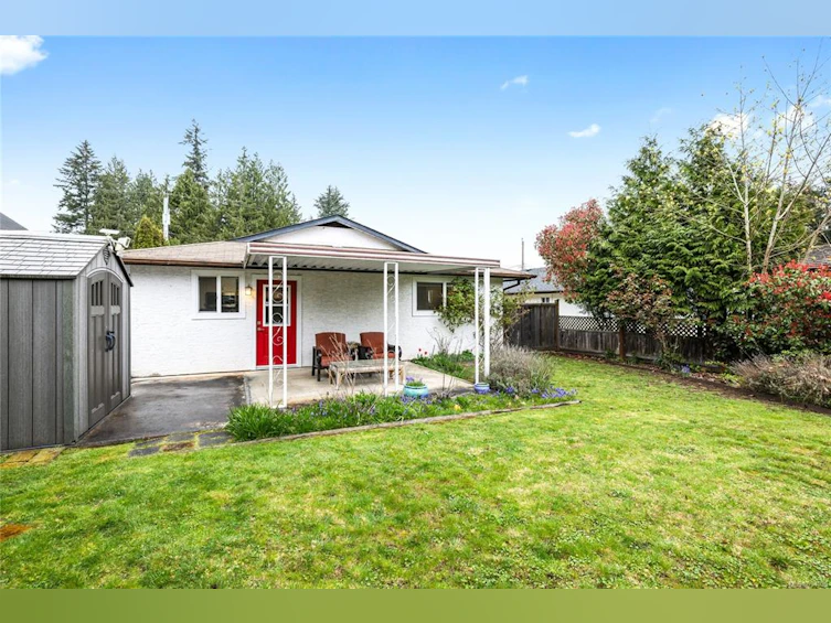 222 W Fourth Avenue, Qualicum Beach, BC, V9K 1S3 - 8