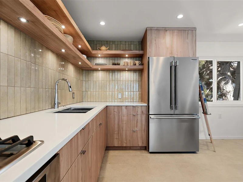 7 - 210 Douglas Street, Victoria BC V8V 2P2