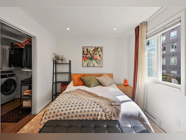 7-210 Douglas Street, Victoria, BC, V8V 2P2 - 3