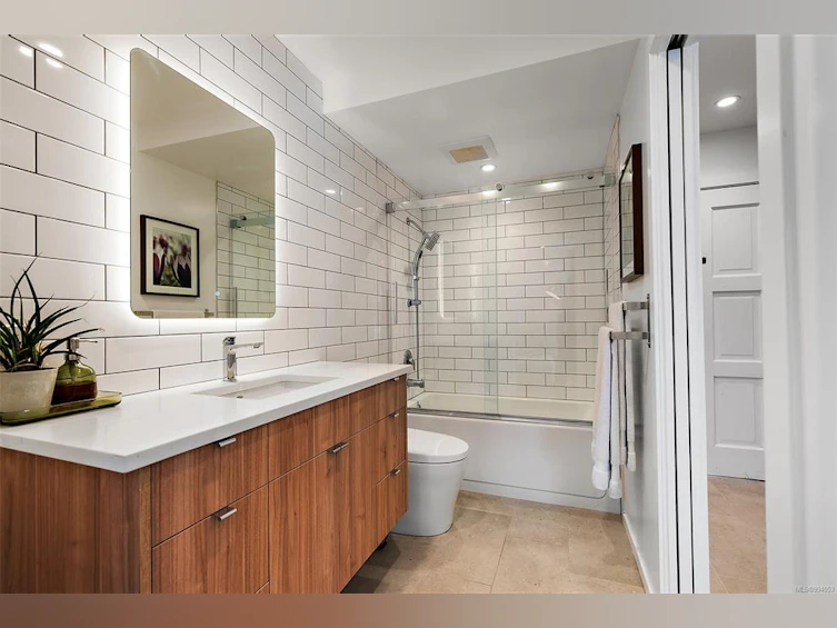 7-210 Douglas Street, Victoria, BC, V8V 2P2 - 12