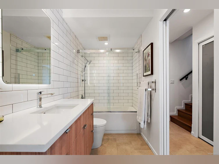 7-210 Douglas Street, Victoria, BC, V8V 2P2 - 13