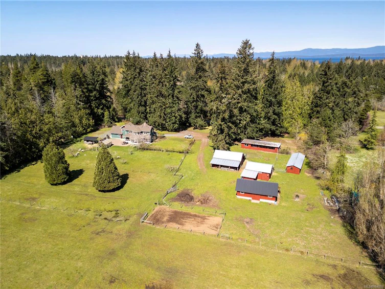 860 E Garden Road, Qualicum Beach, BC, V9K 1N2 - 2