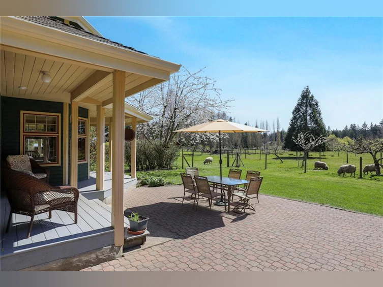 860 E Garden Road, Qualicum Beach, BC, V9K 1N2 - 15