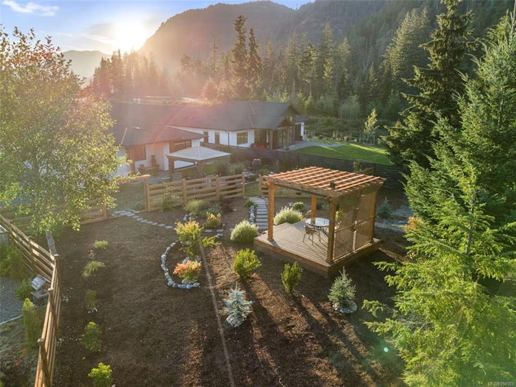 7264 Lakefront Drive, Lake Cowichan, BC, V0R 2G1 - 3