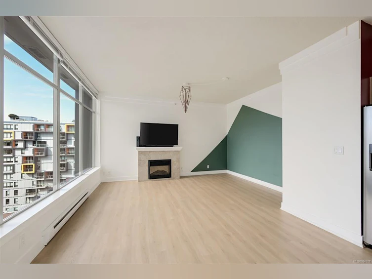 810-845 Yates Street, Victoria, BC, V8X 4Z3 - 2