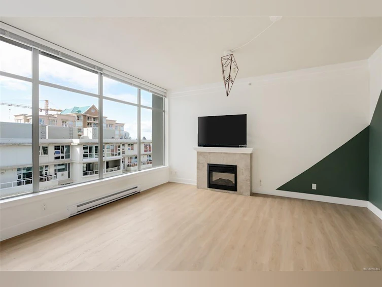 810-845 Yates Street, Victoria, BC, V8X 4Z3 - 6