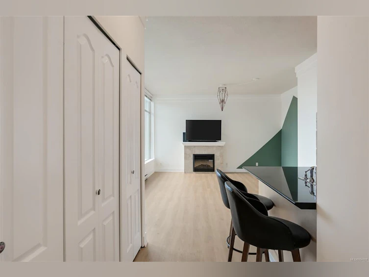 810-845 Yates Street, Victoria, BC, V8X 4Z3 - 15