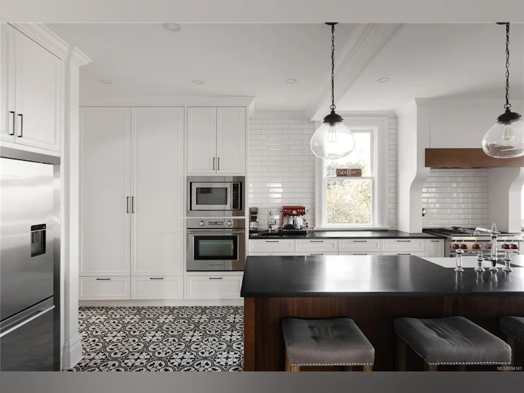 1745 Rockland Avenue, Victoria, BC, V8S 1W6 - 14