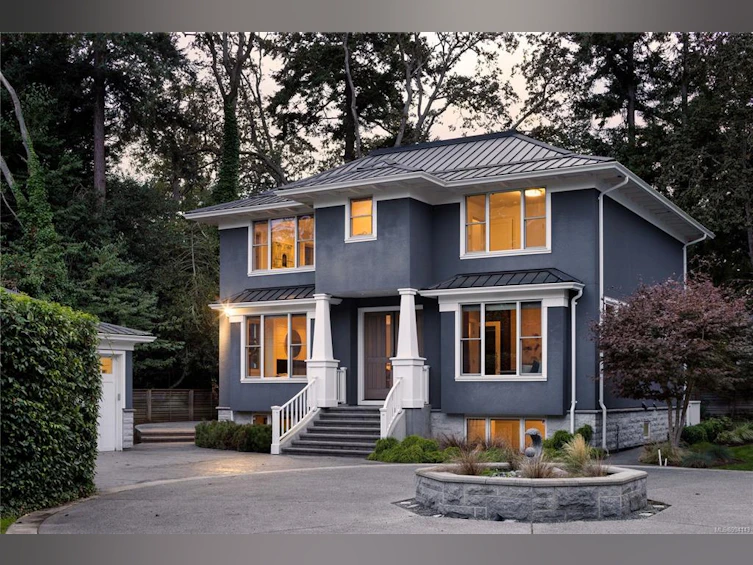 1198 Hewlett Place, Oak Bay, BC, V8S 4P7