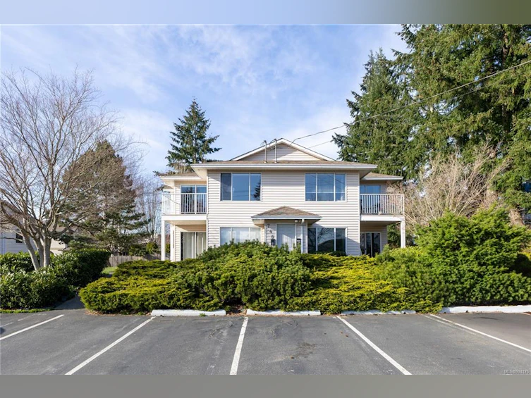 B-748 Robron Road, Campbell River, BC, V9W 7Y9 - 2
