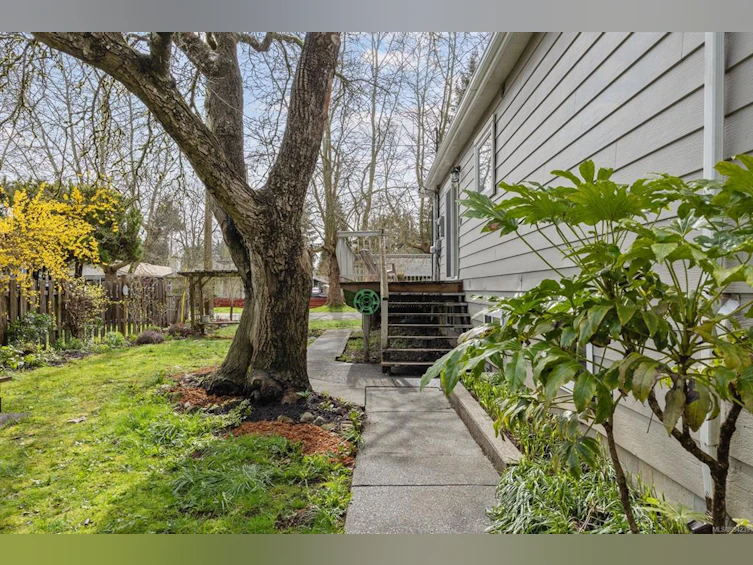 1043 2nd Street, Courtenay, BC, V9N 1C5 - 27