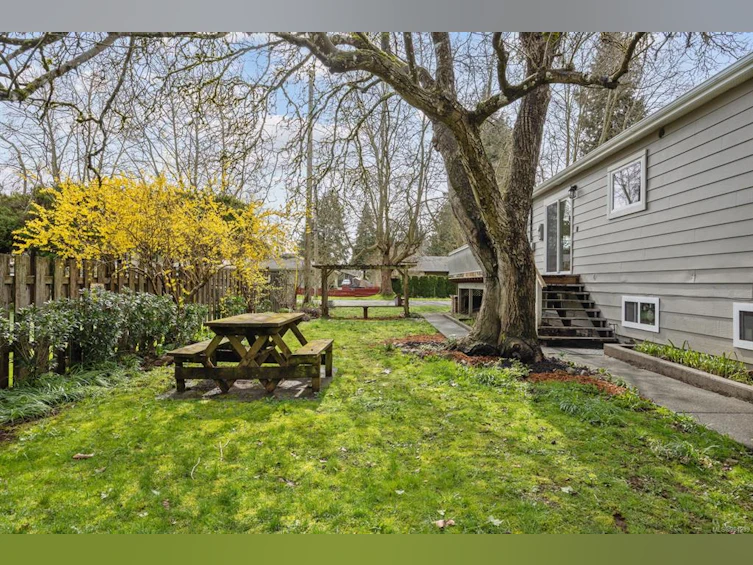 1043 2nd Street, Courtenay, BC, V9N 1C5 - 28