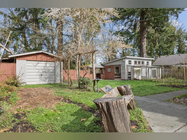 1043 2nd Street, Courtenay, BC, V9N 1C5 - 30