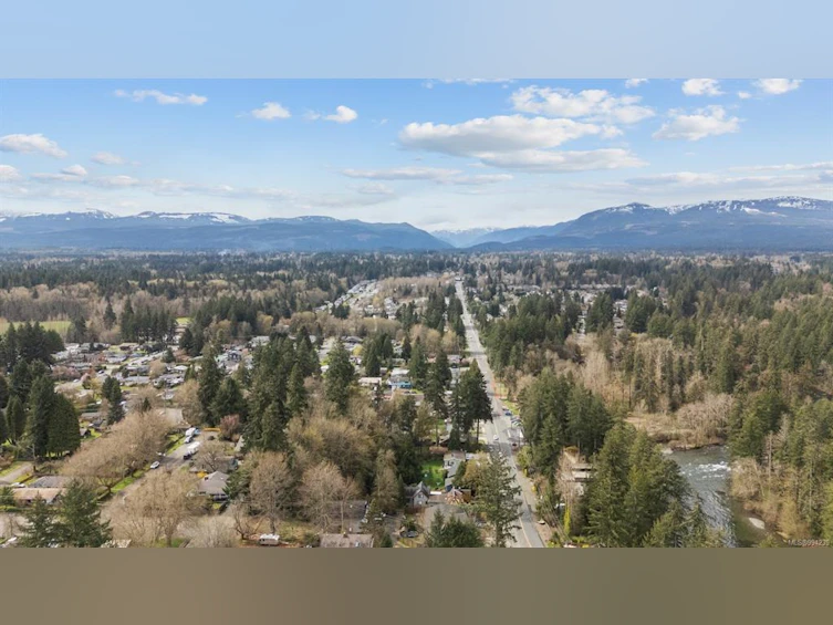 1043 2nd Street, Courtenay, BC, V9N 1C5 - 34