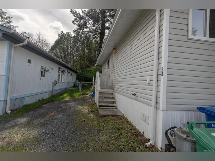 23-1201 Craigflower Road, Esquimalt, BC, V9A 2X9 - 2