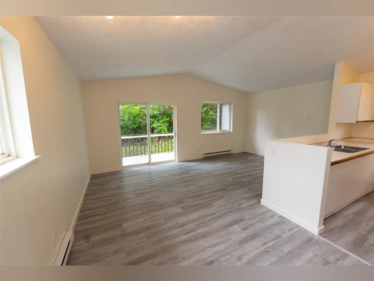 23-1201 Craigflower Road, Esquimalt, BC, V9A 2X9 - 3
