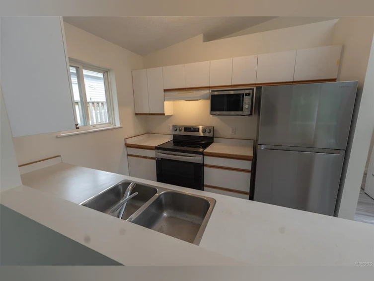 23-1201 Craigflower Road, Esquimalt, BC, V9A 2X9 - 8