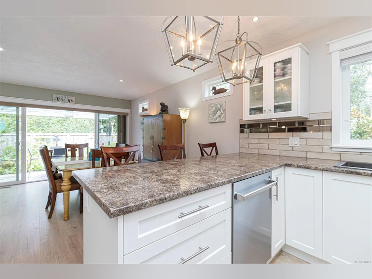 31-7586 Tetayut Road, Central Saanich, BC, V8M 0B4 - 16