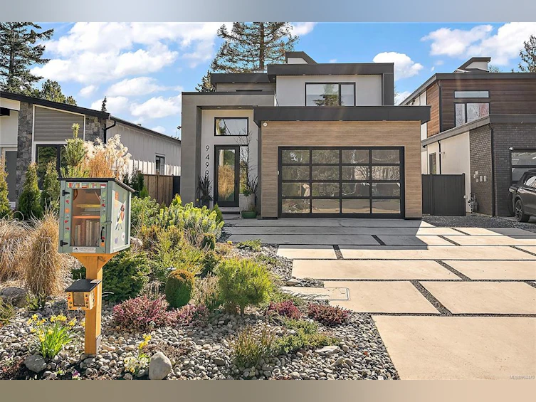 9499 Maryland Drive, Sidney, BC, V8L 2R7 - 7