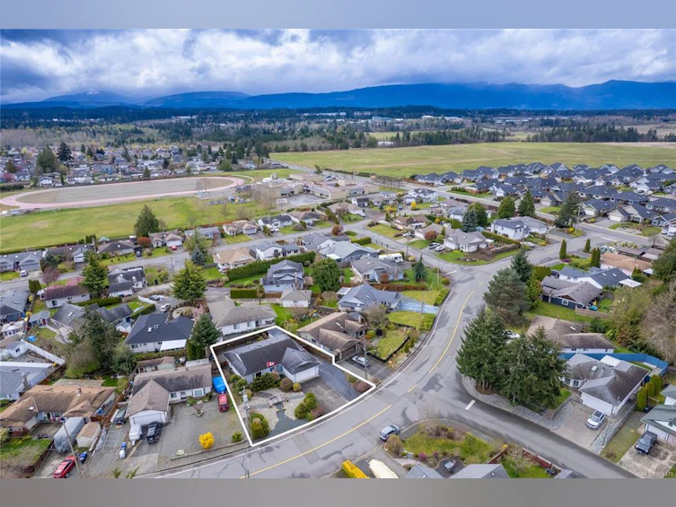 756 Forsyth Avenue, Parksville, BC, V9P 1E5 - 9
