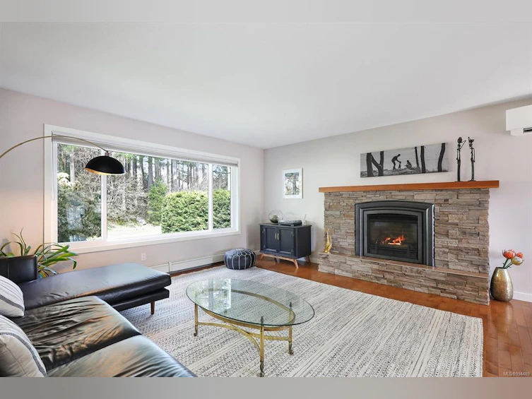 2285 Robb Avenue, Comox, BC, V9M 1J2 - 5