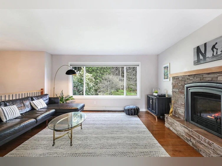 2285 Robb Avenue, Comox, BC, V9M 1J2 - 6