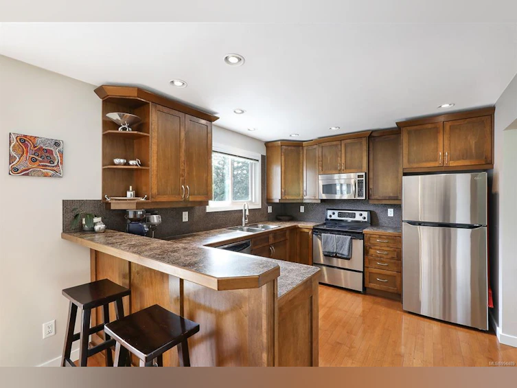 2285 Robb Avenue, Comox, BC, V9M 1J2 - 12