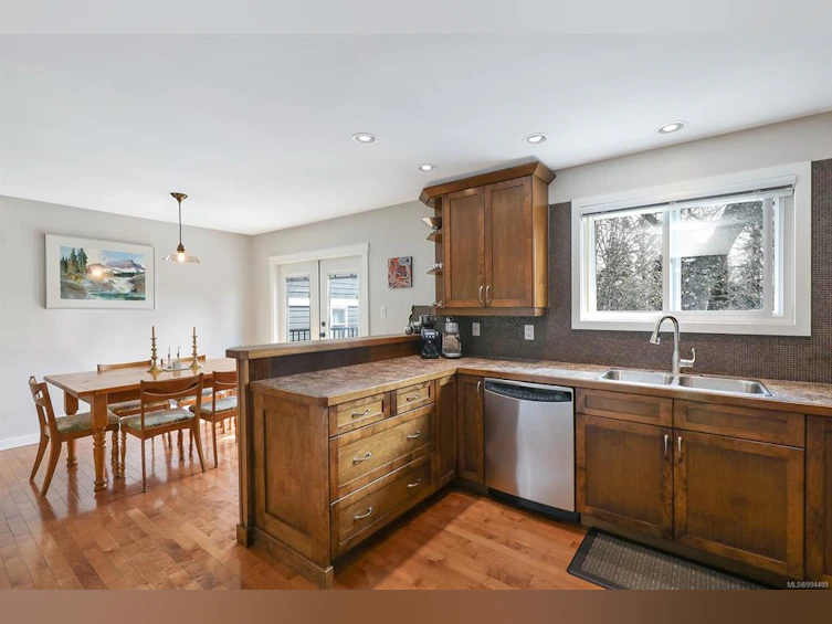 2285 Robb Avenue, Comox, BC, V9M 1J2 - 14