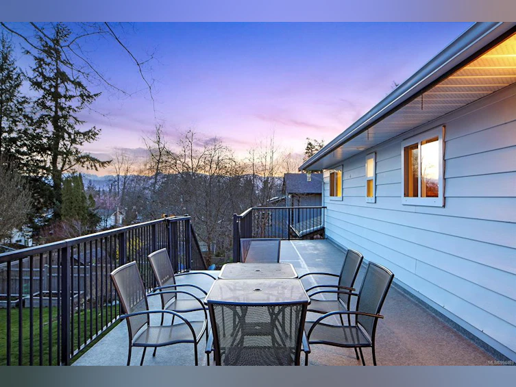 2285 Robb Avenue, Comox, BC, V9M 1J2 - 32