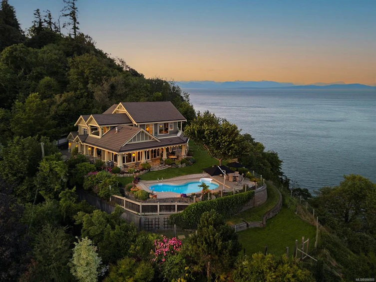 1133 Yates Road, Comox, BC, V9M 3X3
