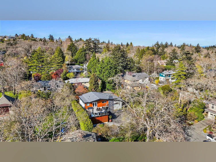 3460 Carter Drive, Saanich, BC, V8P 4T9 - 2