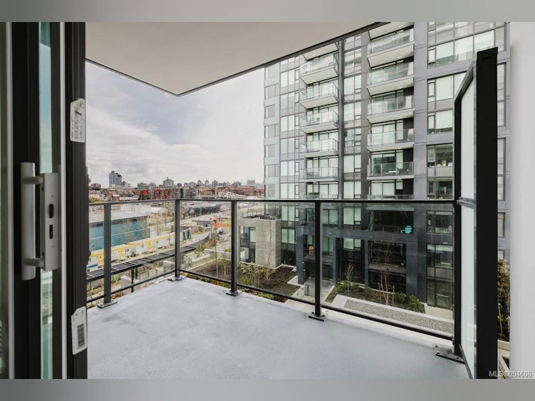 401-363 Tyee Road, Victoria, BC, V9A 0B5 - 13