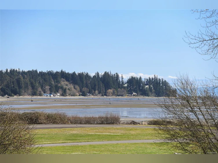 3-2475 Mansfield Drive, Courtenay, BC, V9N 2M2 - 2